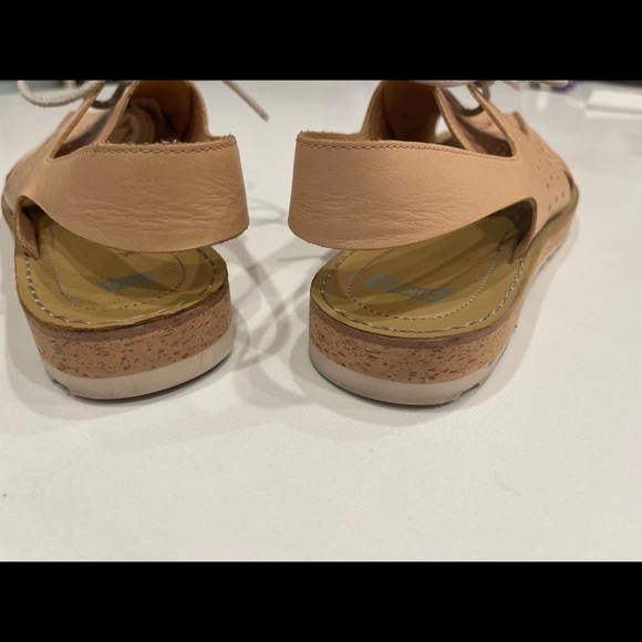 CAMPER TWINS -  Versatile Cream/Tan Sandals,      Size 40 - Picture 11 of 12